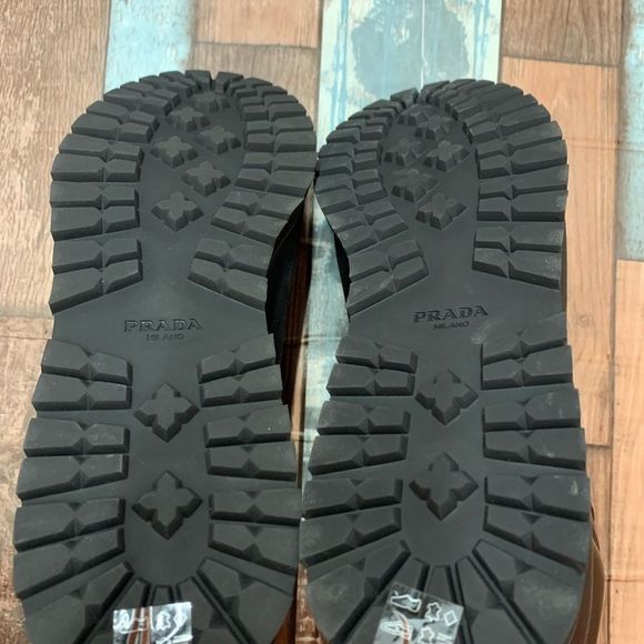 PRADA 4T 2610 CALF PLUME MORO
Size 10 (US 11) - Picture 7 of 9